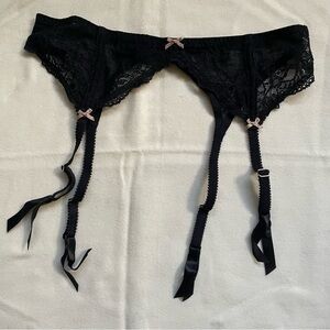 EUC Victoria’s Secret Black Lace Garter Belt – Floral Lace with Pink Bow Accents